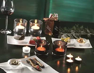 Produktbild von Weiße Teelichter in mit Silberschale und 8 Stunden Brenndauer für Windlichter, Gastronomie und Weihnachten – Kerzenlicht und Lichterglanz (300)