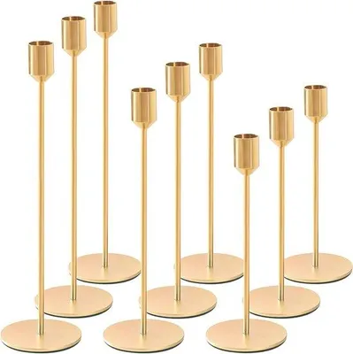 Produktbild von Metallische Kerzenleuchter-Set mit 9 Stücken - 24, 28, 34 cm - Kerzenhalter - Kerzenstandarte - Dekorative Accessoires - Große und kleine Kerzenleuchter - Metall - Gold