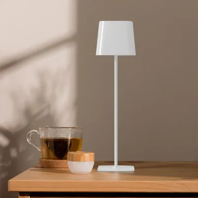 Immagine prodotto di V-TAC Lampada LED da Tavolo con pannello solare e batteria ricaricabile USB C Colore Bianco Touch Dimmerabile 3in1 IP65 - 23412