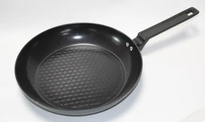 Produktbild von Pfanne 28 cm antihaftbeschichtet alle Herdarten aus 98 % receycled Aluminium