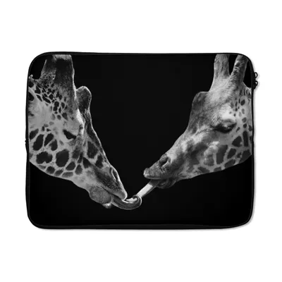 Produktbild von MuchoWow® Laptop Hülle 15 Zoll Tiere - Schwarz - Giraffe - Weiß - Porträt Laptoptasche - Laptoptasche - Sleeve - Rundum-Schutz
