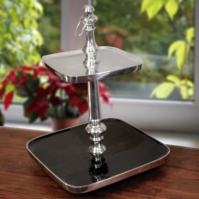 Produktbild von Etagere, 2 Etagen, eckig, Aluminium, Silber-Schwarz, poliert, Auslage