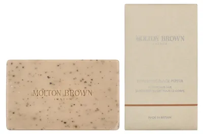 Image de Molton Brown, Gommage corporel à l'extrait de poivre noir, format galette