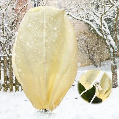Produktbild von Unyqoos® atmungsaktives, wiederverwendbares Pflanzenschutzvlies 250 x 360 cm – dicker Vliesstoff, Winterschutz mit Reißverschluss & Zugband
