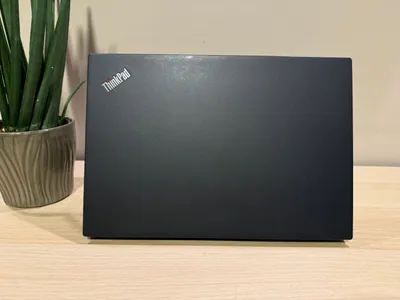 Immagine prodotto di Lenovo ThinkPad T480s, processore Intel Core i7-8550U, schermo da 14 pollici, 8 GB di RAM, SSD da 256 GB, risoluzione Full HD, sistema operativo Windows 11