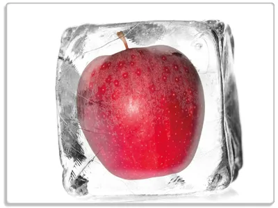 Produktbild von Wallario Glasunterlage, Schneidebrett aus Glas, Größe 30 x 40 cm, Motiv Roter Apfel in Eiswürfel - Eiskaltes Obst