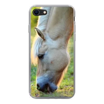 Produktbild von MuchoWow® Handyhülle Schutzhülle Hülle für iPhone SE 2022 Weidendes Fjordpferd an einem Sommertag Silikon Softcase Handy Hülle - Schutzhülle