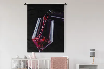 Produktbild von MuchoWow® Wandteppich Wandbehang Rotwein in ein Glas gegossen 90x120 cm Tapisserie Dekoration Wandtuch - Wanddeko