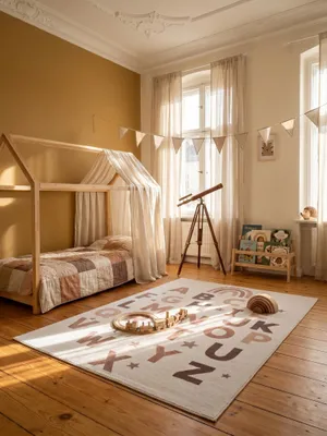 Produktbild von Kinderteppich Alphabet mit Regenbogen Waschbar | Creme 140x200  Schadstoff Kinderzimmer | TINO – Kadima Design