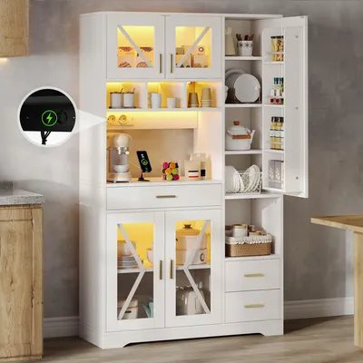 Productafbeelding van Hoge kast in schuurstijl, 185x105x40 cm, met vitrine, verstelbare planken, een lade, LED-verlichting en stopcontacten.