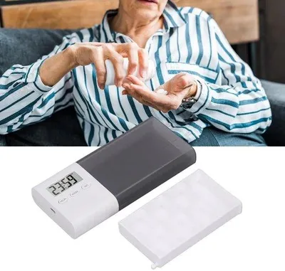 Immagine prodotto di Portapillole da viaggio elettronico con sveglia, timer e segnale acustico, ricarica USB, pratico portapillole da viaggio per anziani, promemoria per l'assunzione dei farmaci per 7 giorni al mattino, a mezzogiorno e alla sera.