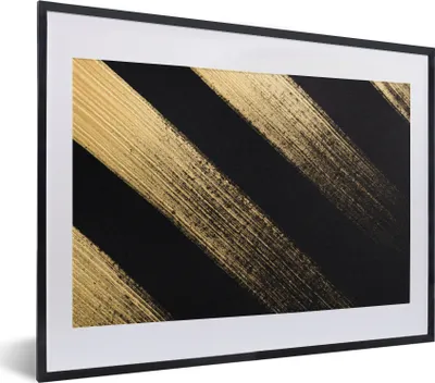 Produktbild von MuchoWow® MuchoWow® Gerahmtes Poster Goldene Farbstreifen auf schwarzem Hintergrund 40x30 cm - Poster mit zchwarzem Bilderrahmen - Bilderrahmen - Poster im Rahmen