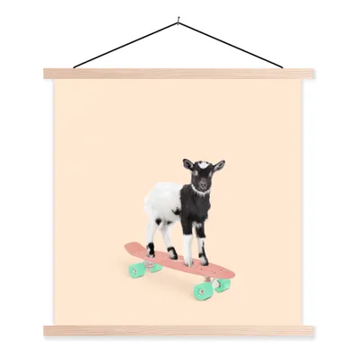 Produktbild von MuchoWow® Textilposter Ziege - Schwarz - Skateboard - Weiß - Tiere 60x60 cm mit holzfarbenen Rahmen - Wanddekoration
