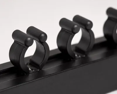 Produktbild von Wandhalter Antik schwarz für 4 Queues