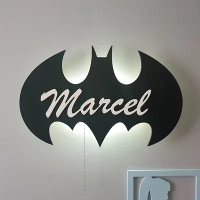 Obrázek produktu pro Noční lampička Batman s jmenovkou, napájení bateriemi, LED