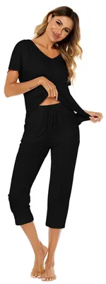 Produktbild von Damen Pyjama Set aus Baumwolle mit kurzen Ärmeln und 3/4 Hose