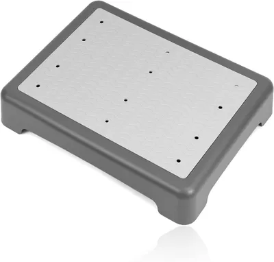 Imagen del producto de Peldaño antideslizante para escaleras, de dimensiones 44 x 34 x 9 cm, fabricado en plástico, con capacidad de carga de hasta 240 kg, apto para uso en exteriores