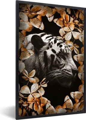 Produktbild von MuchoWow® MuchoWow® Gerahmtes Poster Tiger - Zebra - Blätter 40x60 cm - Poster mit zchwarzem Bilderrahmen - Papierdruck - Wandbilder