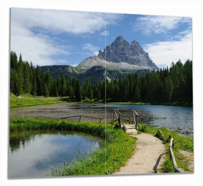 Produktbild von Wallario Herdabdeckplatte aus Glas, Größe 60 x 52 cm 2-teilig, Motiv See in Berglandschaft