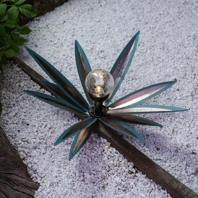 Produktbild von LED Solar Gartenstecker Seerose - Blume mit Metallblättern - warmweiße LED - H: 39cm - blau