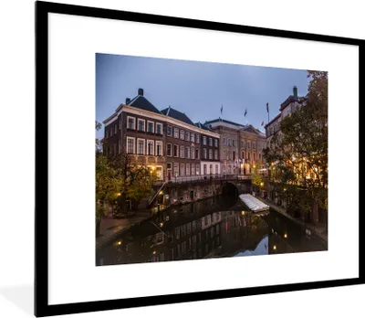 Produktbild von MuchoWow® Gerahmtes Poster Rathaus - Utrecht - Wasser 80x60 cm - Poster mit Schwarzem Bilderrahmen Wandposter Rahmen Foto Bilder - Schlafzimmer-Dekorationen - Fotoposter