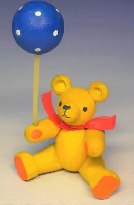 Zdjęcie produktu dla Figurka drewniana Niedźwiedź z balonem Wysokość = 6,5 cm NOWOŚĆ