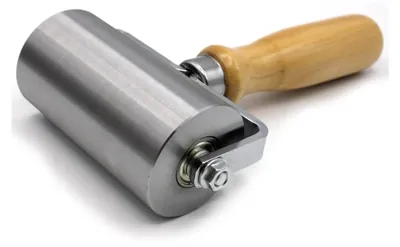 Produktbild von Andrückrolle aus Stahl und Naturholz, 90 mm Rollenbreite, 50 mm Rollendurchmesser