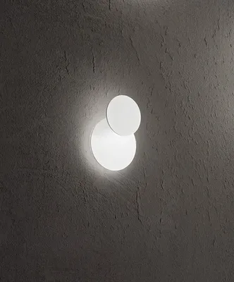 Obrázok produktu pre Nastaviteľná LED nástenná svietidlo z kovu a hliníka, matná biela, 22 W, 3000 K, moderný dizajn pre interiéry, 1877 lumenov – Perenz