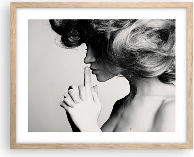 Produktbild von Gerahmtes Poster - Rahmen in heller Eiche - Frau Modell - 50x40 cm - Wand Bild - Wanddeko - Wandbilder - Kunstposter - Wandposter - Bilderrahmen - Bilder - Kunstdruck - Wandbild - P2NAA50x40-3546