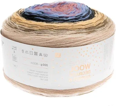 Image de Laine à dégradé de couleur bleu poudré, 14 pelotes pour le crochet et le tricot