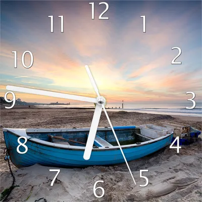 Produktbild von Wallario Design Wanduhr Fischerboot am Strand bei Sonnenuntergang aus Echtglas, Größe 20 x 20 cm