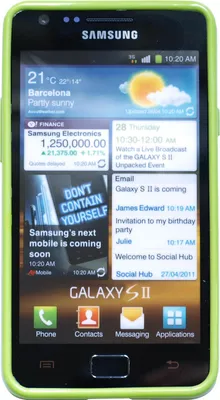 Produktbild von PhoneNatic Case kompatibel mit Samsung Galaxy S2 - grün Silikon Hülle + 2 Schutzfolien