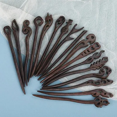 Produktbild von Leder-Haarnadel aus Eschenholz, einfache moderne Haarnadel, Haarschmuck im antiken Stil, schwarze Haarnadel aus Sandelholz, Scheibenhaar, Haarnadel aus Holz, täglicher Hanfu-Kopfschmuck, Leder grau – Fliegenfeder