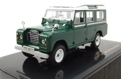 Immagine prodotto di Ixo Models CLC616 Land Rover 109 Serie III 1978 verde scuro e bianco 1:43