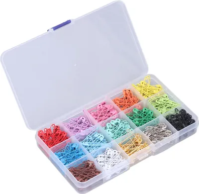 Image de Épingles de sûreté à faire soi-même : conception à verrouillage fiable, brillantes et compactes, accessoires de couture pour projets artistiques. 15 couleurs, 450 pièces par boîte