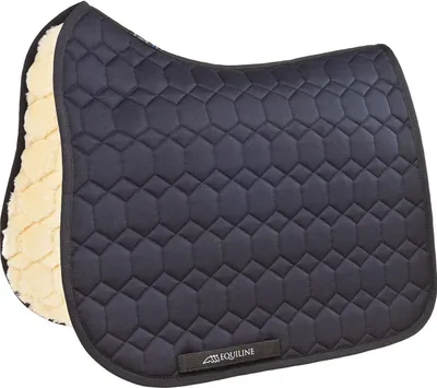 Produktbild von Equiline Laidback Eco-Lammfell Schabracke