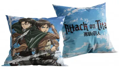 Obrázok produktu pre Tento oficiálne licencovaný dekoratívny vankúš zo série Attack on Titan je ideálnym doplnkom pre každého fanúšika. Má rozmery 40 x 40 cm. - Halantex - (Domáce potreby a darčeky / Manga a anime)