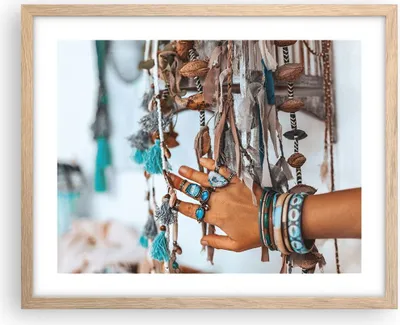 Produktbild von Gerahmtes Poster - Rahmen in heller Eiche - Hand Schmuck ethnisch - 50x40 cm - Wand Bild - Wanddeko - Wandbilder - Kunstposter - Wandposter - Bilderrahmen - Bilder - Kunstdruck - P2NAA50x40-5107