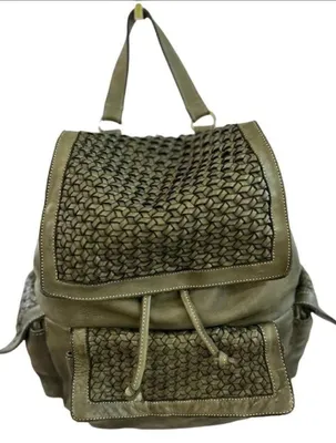 Produktbild von BZNA Bag Emely Grün Backpacker Designer Rucksack Damentasche Schultertasche