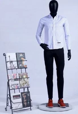 Produktbild von MC-1B schöne männliche abstrakte schwarz Matt lackierte Schaufensterpuppe Schaufensterfigur abstraktes Gesicht Metallplatte Egghead male mannequin