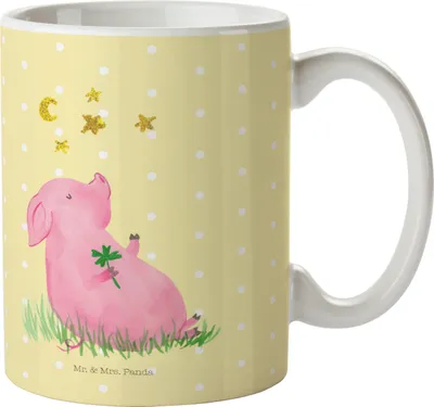 Produktbild von Mr. & Mrs. Panda Trinkbecher Schwein Glück - Gelb Pastell - Geschenk, Lustige Sprüche, Glücksbringer, Sterne, Kaffeetasse, Becher, Teetasse, Tasse, Kaffeebecher, Ziele