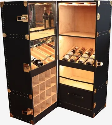 Produktbild von Casa Padrino Luxus Leder Koffer Barschrank Schwarz / Messing H. 135 cm -  Italy