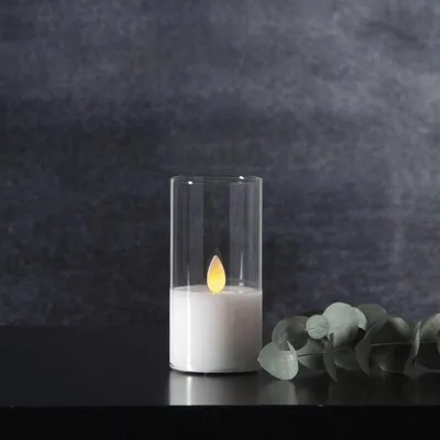 LED Windlicht 'Twinkle' - Echtwachs - bewegte, gelbe Flamme - Timer - H: 10,5cm, D: 5cm - weiß