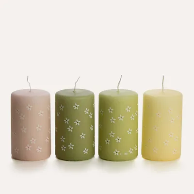 Image de Lot de 4 bougies cylindriques « Fleurs » - Fleurs printanières