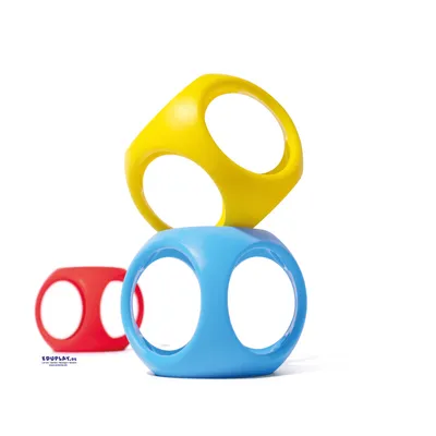 Immagine prodotto di MOLUK 120637 Oibo, 8 x 8 x 8 cm, cubo sensoriale, blu/giallo/rosso, 3 pezzi (1 set)