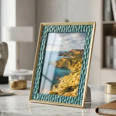 Zdjęcie produktu dla Ramka na zdjęcia z zielonej żywicy 20,3x2x25,3 cm (wymiar wewnętrzny 15x20 cm)