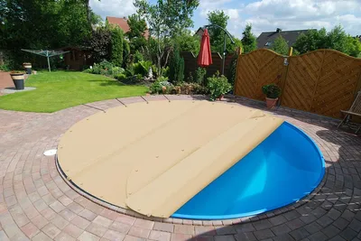 Produktbild von SafeDeluxe® Runde Poolplane Stangenabdeckung ohne Stangen (Durchmesser der Plane = 500cm, Beige RAL1014) Rollabdeckung Poolabdeckung Abdeckung aus LKW Plane