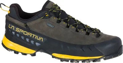 Schwarz-gelbe Wanderschuhe "Tx5 Low Gtx" von La Sportiva mit griffiger Sohle und robustem Obermaterial.