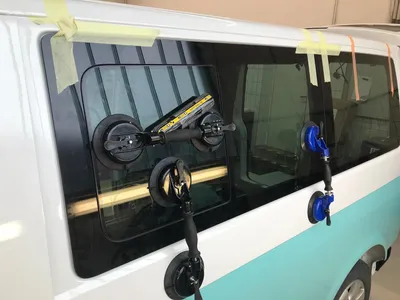 Immagine prodotto di Innotec Safe Seal IQ - Adesivo per vetri senza primer - Il primo adesivo per vetri monocomponente al mondo -  - Per parabrezza, finestrini laterali e lunotti posteriori di autoveicoli