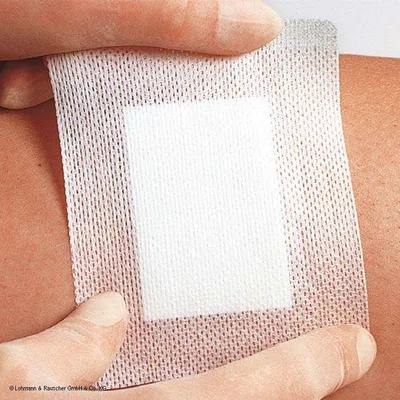 Produktbild von LOHMANN & RAUSCHER Curapor Wundverband, steril, weiß 7x5cm 100 Stück